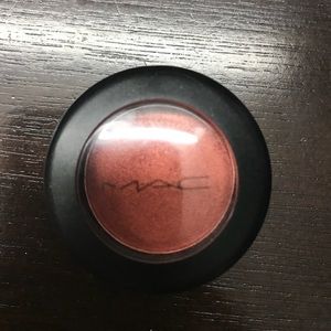 MAC eyeshadow in Coppering